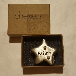 Earring and necklace in Star shaped box